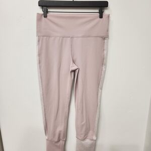 Vuori Women's Leggings in Light Pink